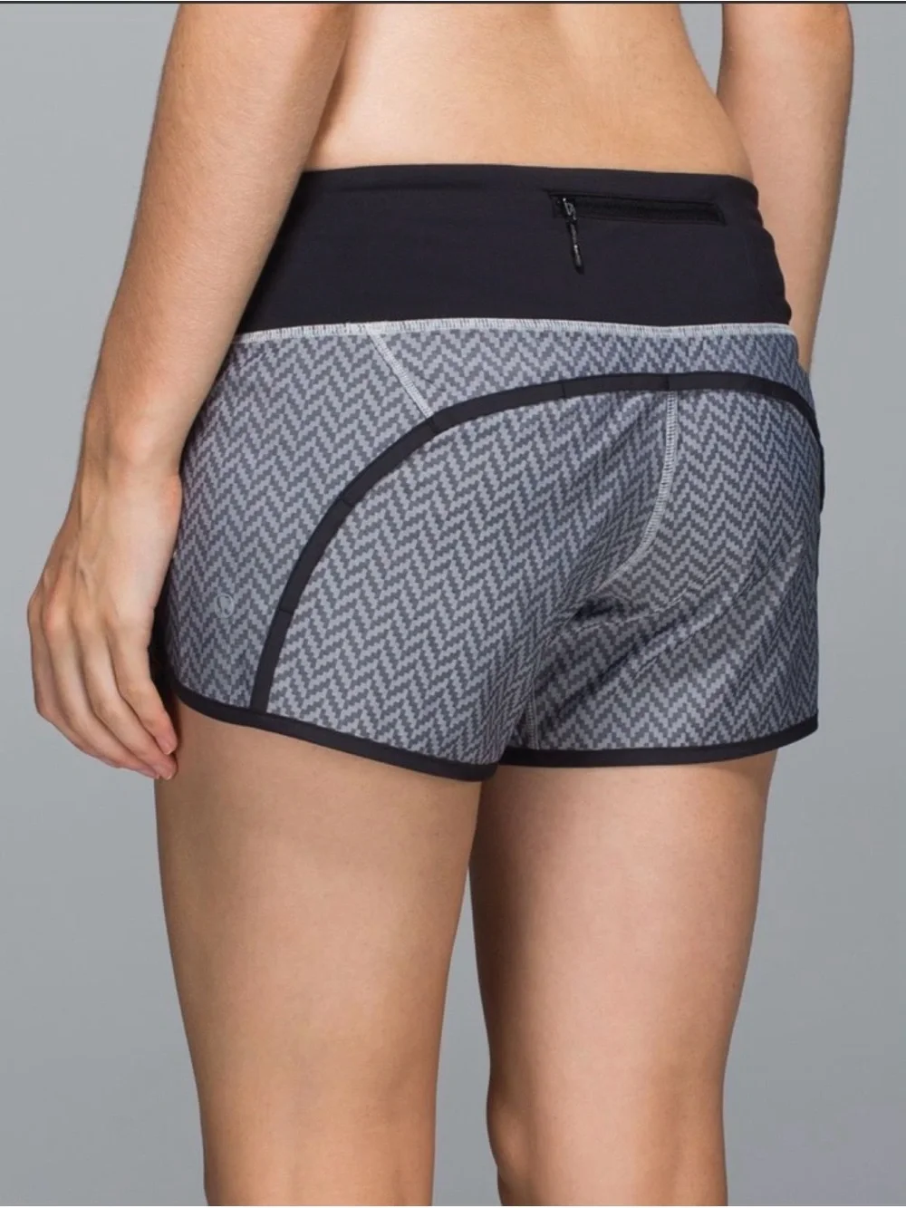 Lululemon Run Times Short *2 Giant Herringbone Swift Black White 6